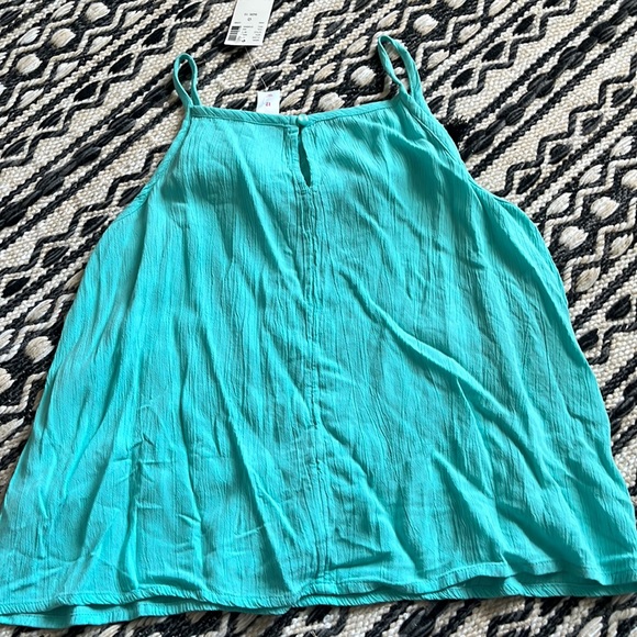 Tank - Picture 4 of 5